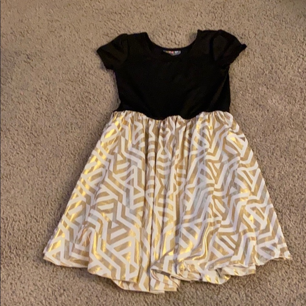 Short sleeve dress